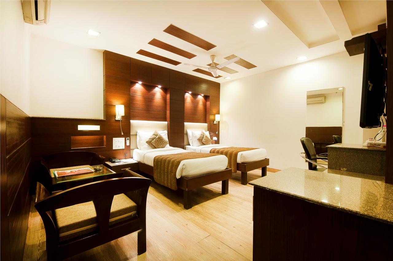 Hotel Amaltas International - Delhi-16 New Delhi Exterior photo