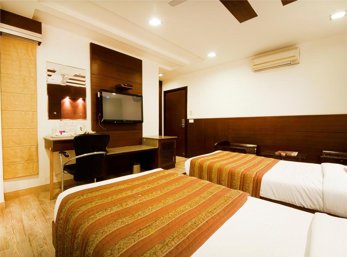 Hotel Amaltas International - Delhi-16 New Delhi Exterior photo