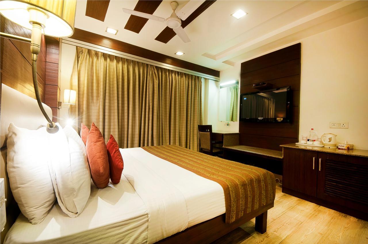 Hotel Amaltas International - Delhi-16 New Delhi Exterior photo