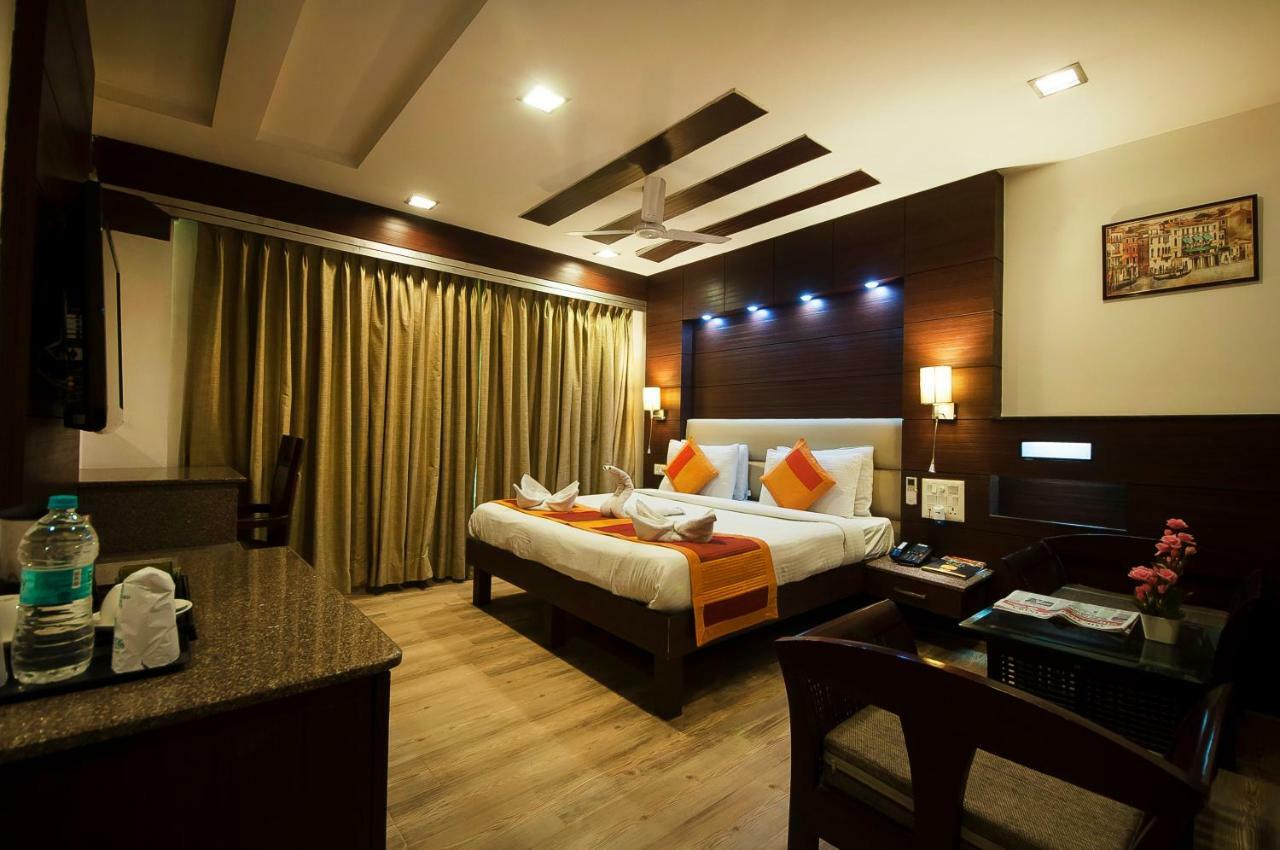Hotel Amaltas International - Delhi-16 New Delhi Exterior photo