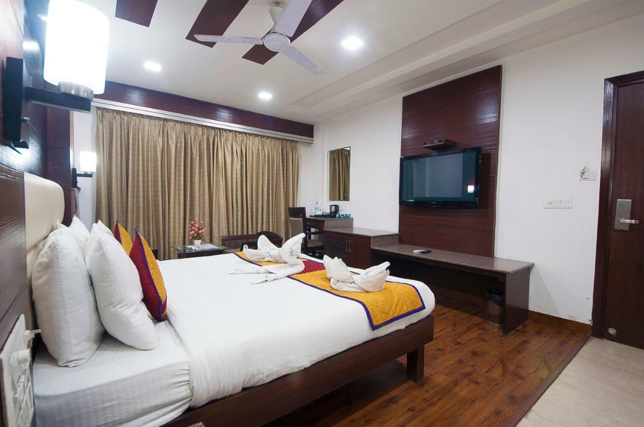 Hotel Amaltas International - Delhi-16 New Delhi Exterior photo