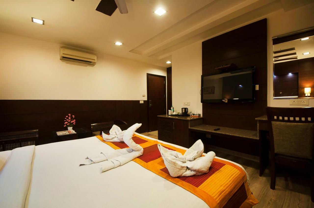 Hotel Amaltas International - Delhi-16 New Delhi Exterior photo