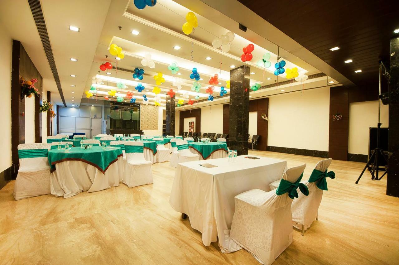 Hotel Amaltas International - Delhi-16 New Delhi Exterior photo